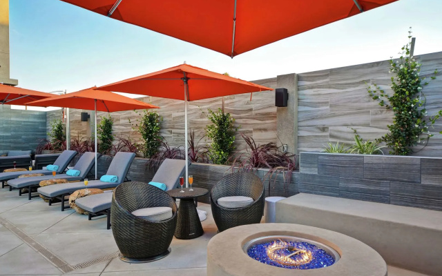 Hampton Inn & Suites Los Angeles Burbank Airport