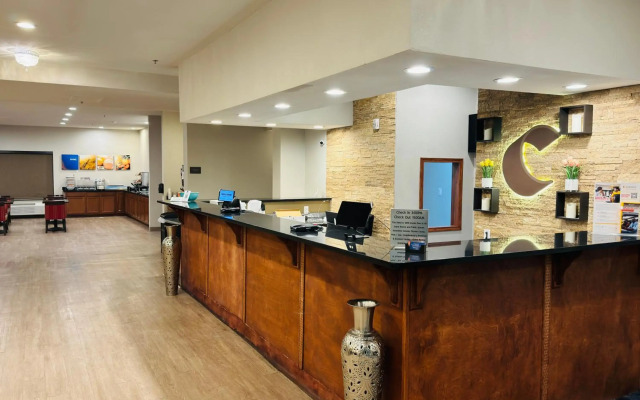 Comfort Suites Plymouth near US-30