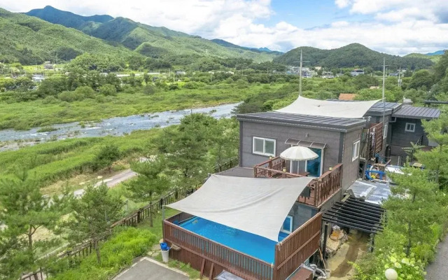 Gapyeong Myeonyeokgongbang Private Villa