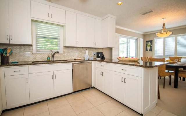 Beach Walk - 6250 Holmes #31