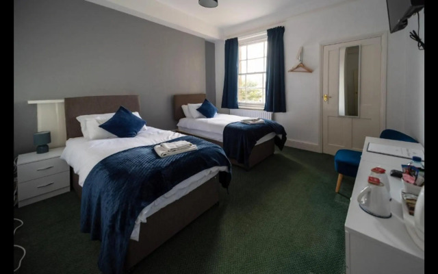 OYO Lord Kitcheners Guest House