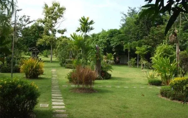 Suwan Guesthouse & Resort
