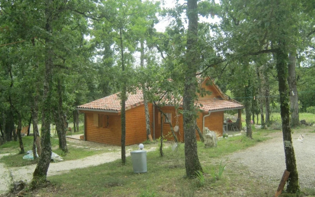 Chalet dans les bois du Quercy