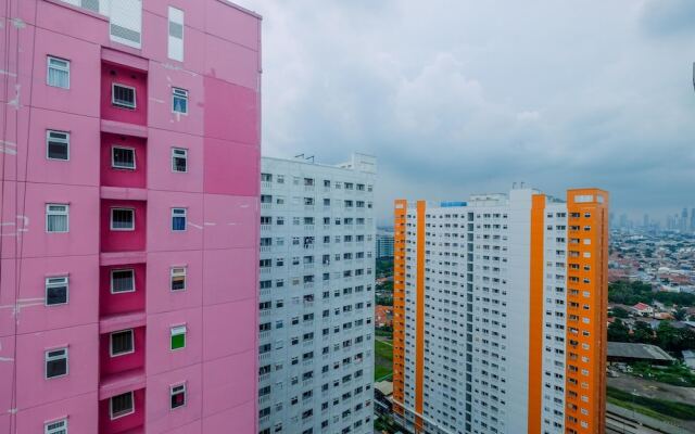 Trendy Connecting Mall 2BR Green Pramuka Apartment