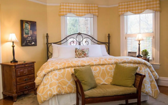 Oak Hill on Love Lane