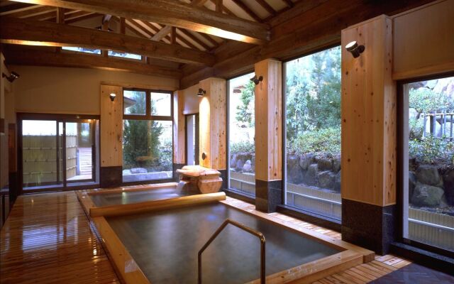 Izanro Iwasaki Ryokan