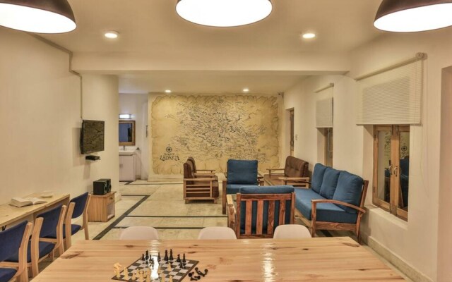 Ree Hostel By Raybo