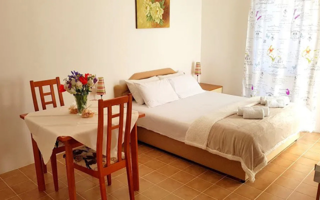 Apartments & Rooms M