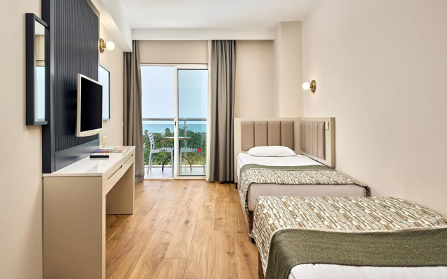 Seaden Sea World Resort & Spa