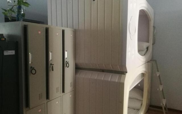 Yuetu Capsule Hotel