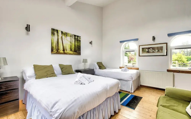 Spacious Argyll Farmhouse in an Idyllic Setting