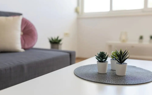 Apartment Toma, Modern Suite In Quiet District