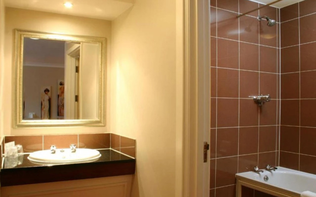 The Greyhound Hotel Leigh