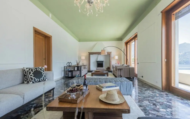 Villa Chiara Moltrasio With Private Garden by Rent all Como