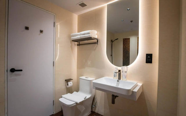 Rest Bugis Hotel