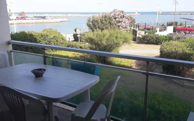 T3 Carnon, 1ère ligne 50m plage terrasse parking