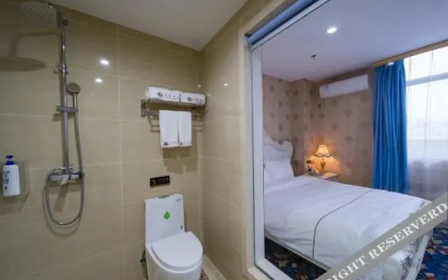 Yuefeng Hotel (Yangjiang Bus Terminal, Wal-Mart)