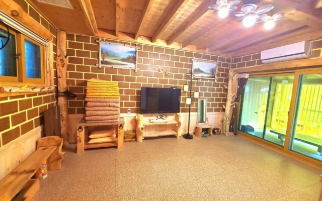 Muju Heukjip Punggyeong Pension