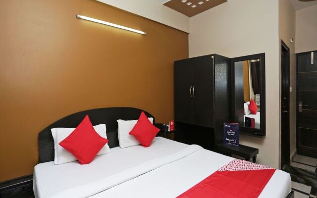 OYO 13388 Hotel Virgo
