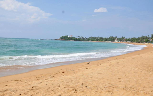 SURF UNA Beach Hotel