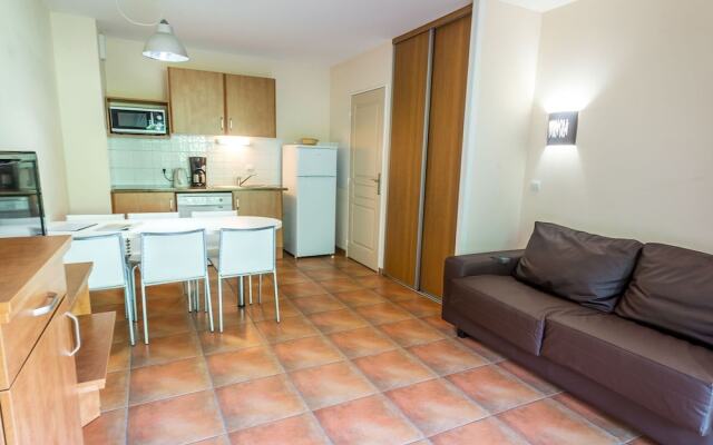 Spacious apartment with terrace surrounded by pine trees