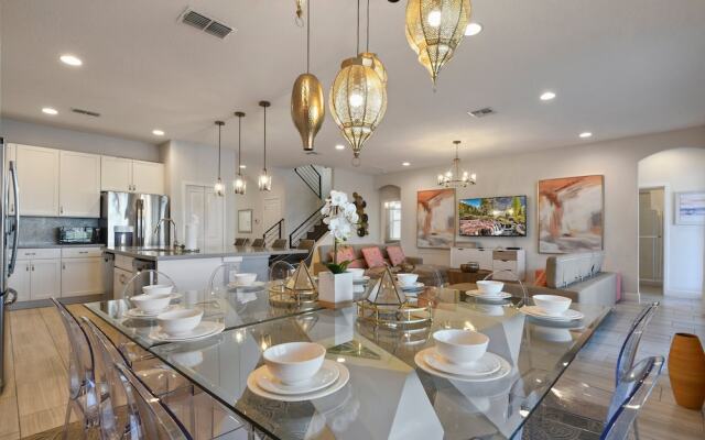 Elegant Home With Pool & Spa, Close to Disney