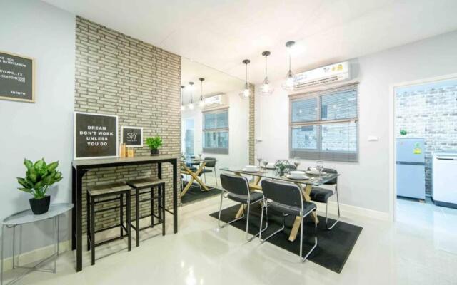 3BRs Townhouse near BigCCentre/Int.School