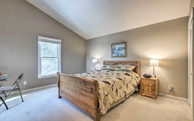 Massanutten Retreat w/ Double Deck & Mtn View!