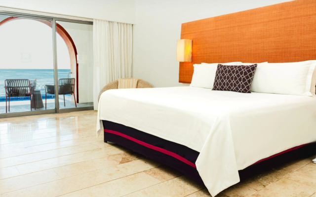 Camino Real Zaashila Huatulco