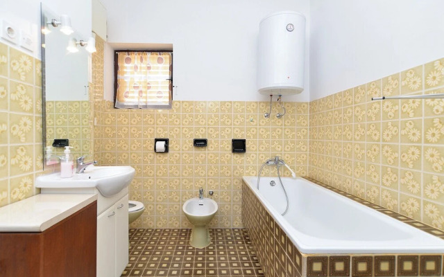 Apartment 1950