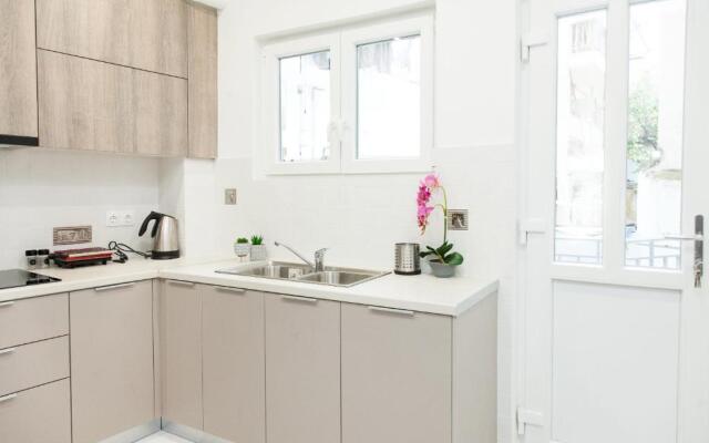 Modern 3-bedroom Apartment Next to Koridallos square