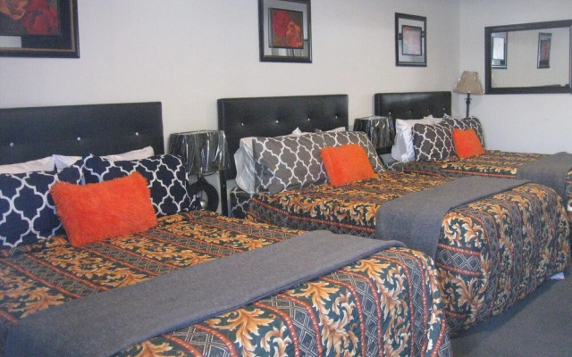 Western Motel Lovell