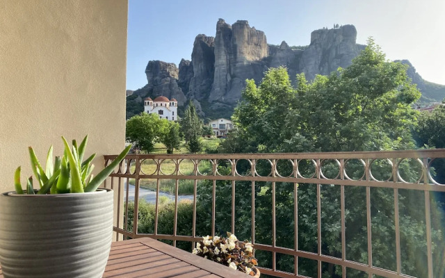 Saint Stephen's apartements at Meteora 3