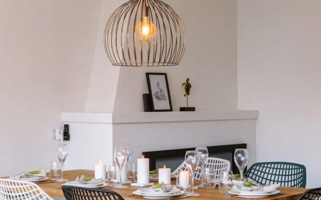 Lovely Apartment With Lateral sea View