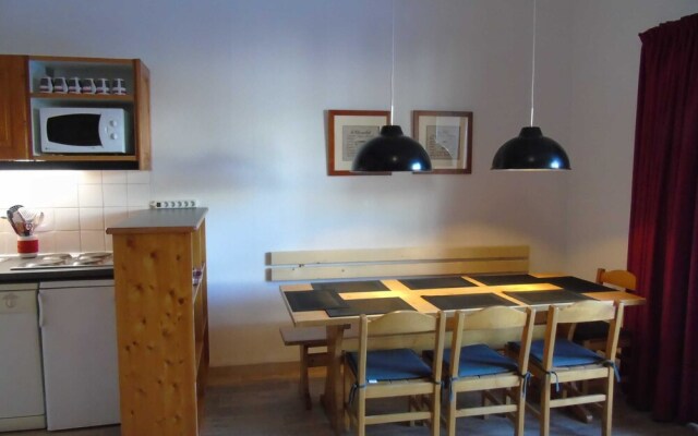 Lou Services Apartment CB25 LSI 001