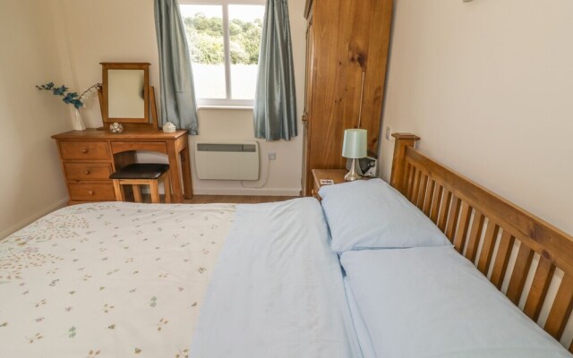Lawn Lodge