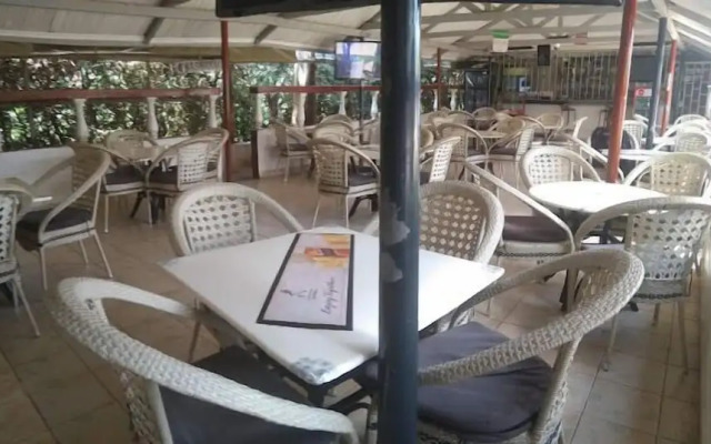 Siaya White Hotel