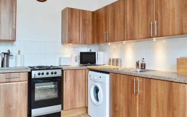 Bright And Spacious 2 Bedroom Flat Near Leith Shore