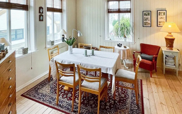 8 Person Holiday Home in Maloy-by Traum