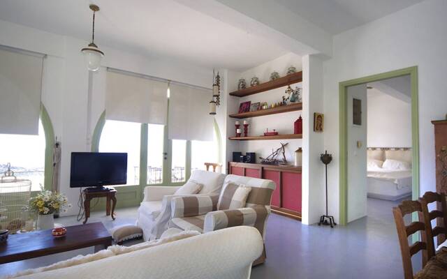Nena's Art House