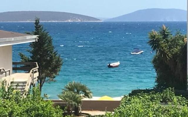 Onira Boutique Hotel