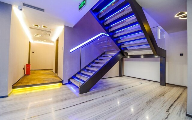 9H Hotel