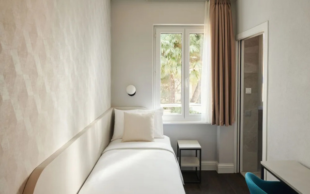 Vista Lakefront Boutique Hotel