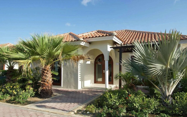 Modern Holiday Home Near Mambo Beach in Willemstad
