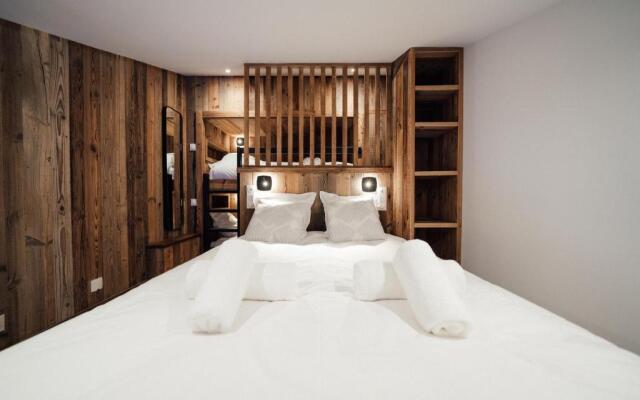 Studio Interlude by ExplorHome