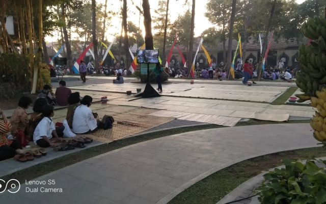 Rumah Singgah Peziarah Ganjuran by ZUZU