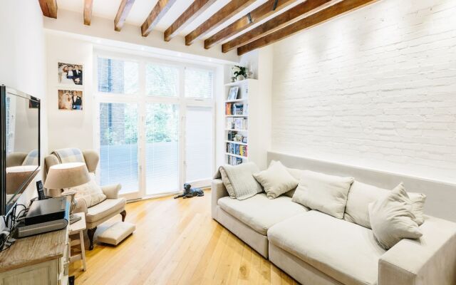 Natural light and modern home in Primrose Hill