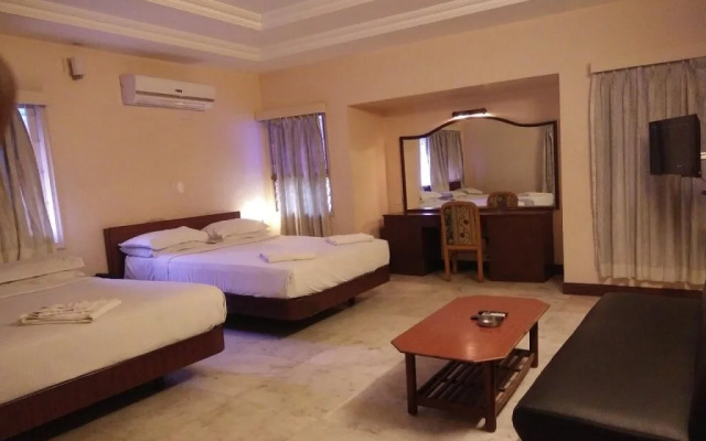Hotel L.R.N. Excellency