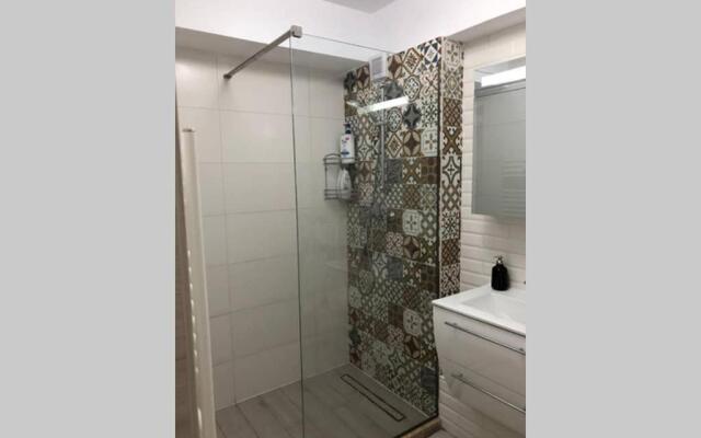 Waves Residence Apartment - beachfront -30m from the beach