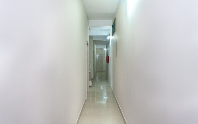 OYO 15477 New Royal Inn